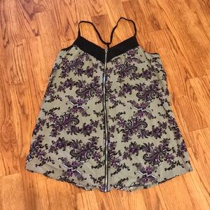 Floral Spaghetti Strap Tank Top size Small 💕